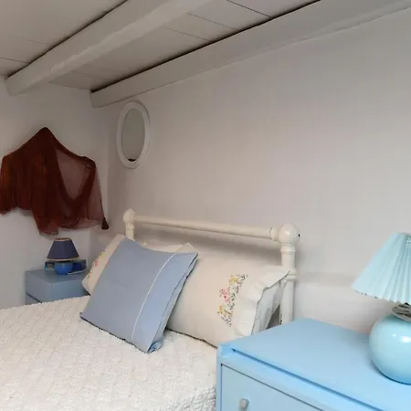 Centrally Located House For 3 People In * Naousa (Paros)